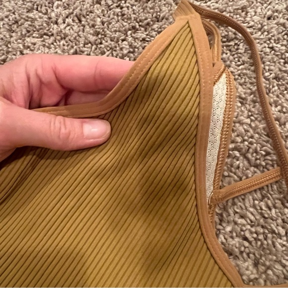 Vuori Dark Golden Rib Crop Tank - Picture 5 of 6